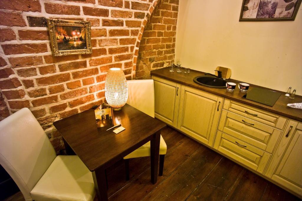 Apartamenty Chleb i Wino Toruń Ruang foto